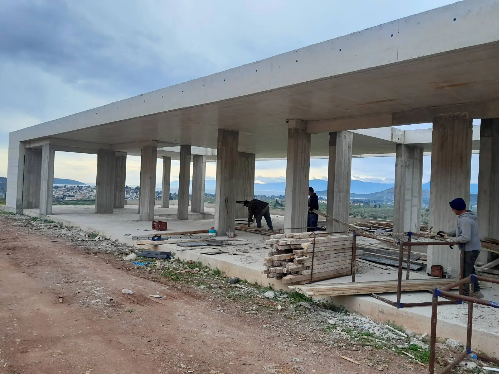 Σκυροδετήσεις κατοικίας στο Δρέπανο